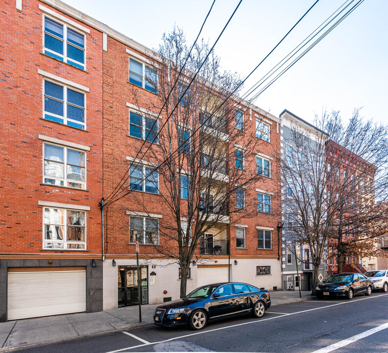 113 Madison St in Hoboken, NJ - Foto de edificio