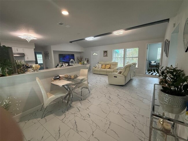 968 Red Town Rd in Elgin, TX - Building Photo - Building Photo