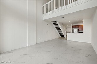 2745 First St, Unit 113 in Ft. Myers, FL - Building Photo - Building Photo