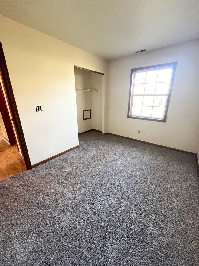 311 N Elm St in Albion, IN - Building Photo - Building Photo