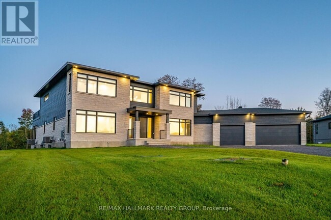 511 Shoreway Dr