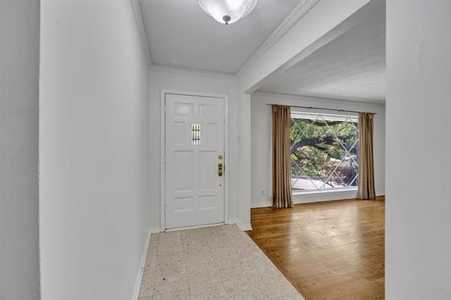 9401 Forestridge Dr in Dallas, TX - Building Photo - Building Photo
