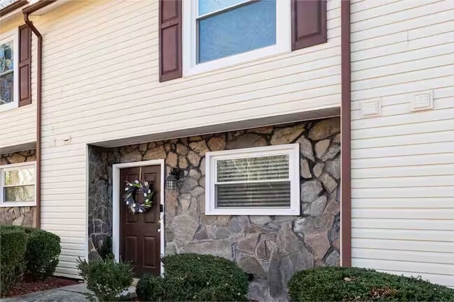 Room in Townhome on Baker Ct in Norcross, GA - Building Photo - Building Photo