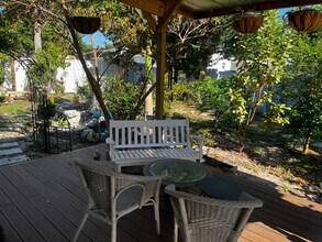 310 15th Ave SW in Largo, FL - Foto de edificio - Building Photo