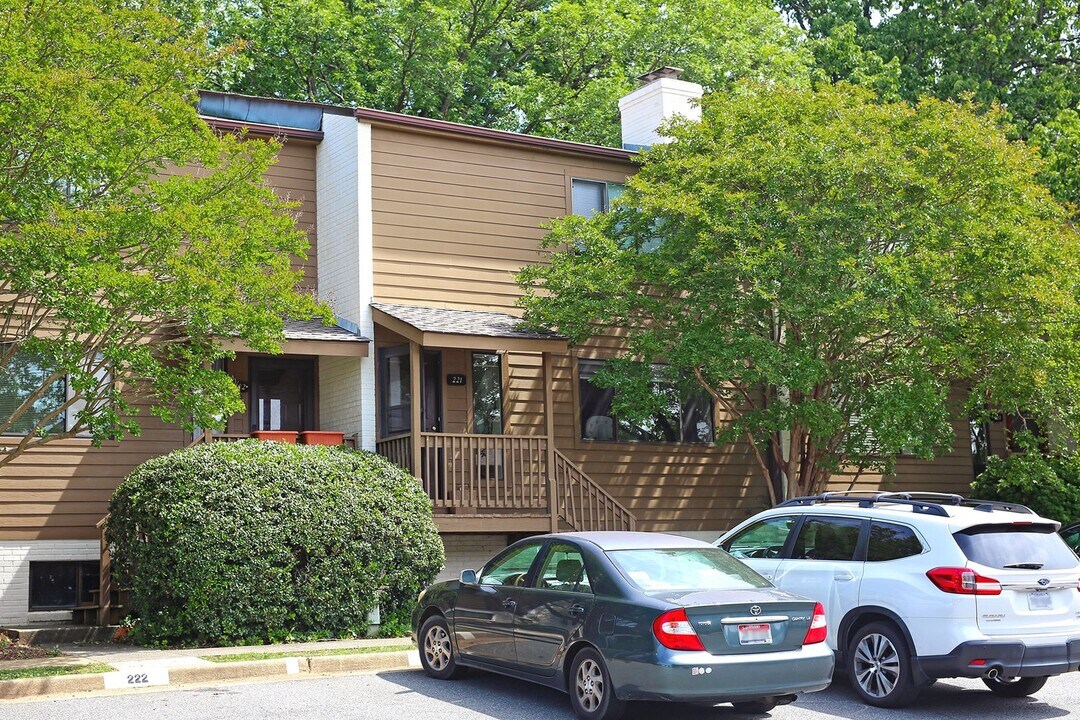 221 Harvest Dr in Charlottesville, VA - Building Photo