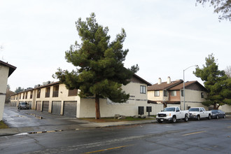 Westchester Townhomes in Bakersfield, CA - Building Photo - Building Photo