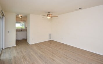 4757 Mystik Rd in Oceanside, CA - Building Photo - Building Photo