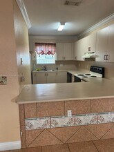 10604 NW 87th Ct in Hialeah, FL - Building Photo - Building Photo