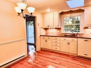 135 Walker Pond Rd in Sturbridge, MA - Building Photo - Building Photo