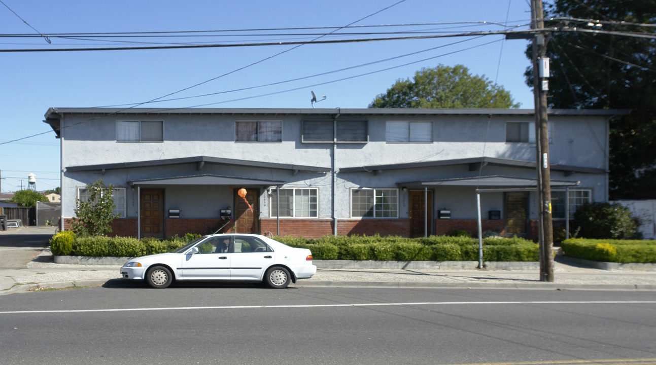 23856 Santa Clara St in Hayward, CA - Foto de edificio