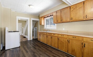 691 Lafollette St in Akron, OH - Building Photo - Building Photo