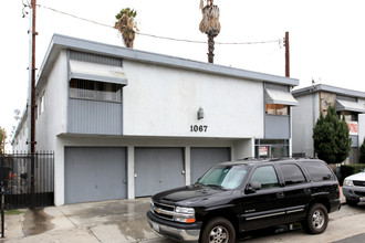 Sands Apartments in Long Beach, CA - Foto de edificio - Building Photo