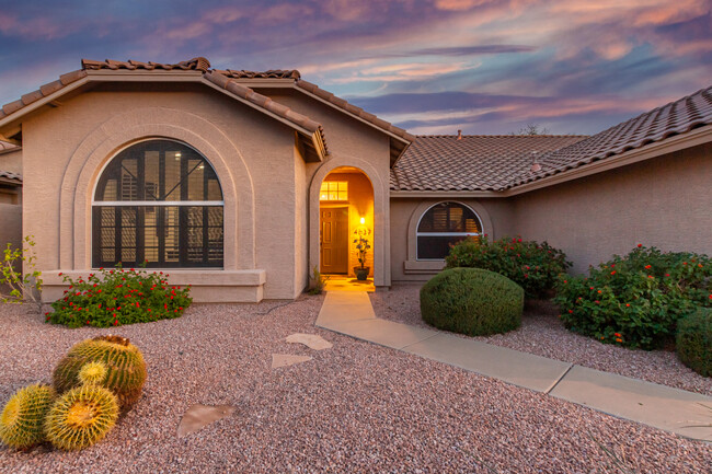 4637 E Fernwood Ct in Cave Creek, AZ - Foto de edificio - Building Photo