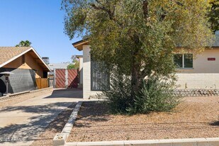 1542 E Turquoise Ave in Phoenix, AZ - Building Photo