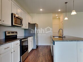 995 Tan Tara Trl in Jacksonville, FL - Building Photo - Building Photo
