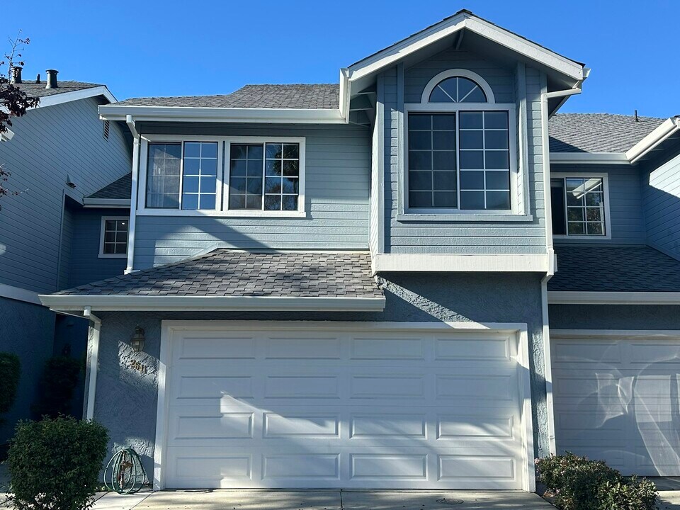 2641 Heritage Park Cir in San Jose, CA - Building Photo