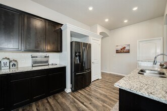 2125 Stubbs Dr in Bryan, TX - Building Photo - Building Photo