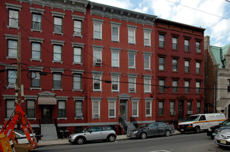 406 Grand St in Hoboken, NJ - Building Photo - Building Photo