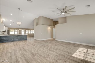 680 Pansy Pl in Henderson, NV - Building Photo - Building Photo