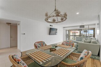105 Island Way in Clearwater, FL - Building Photo - Building Photo