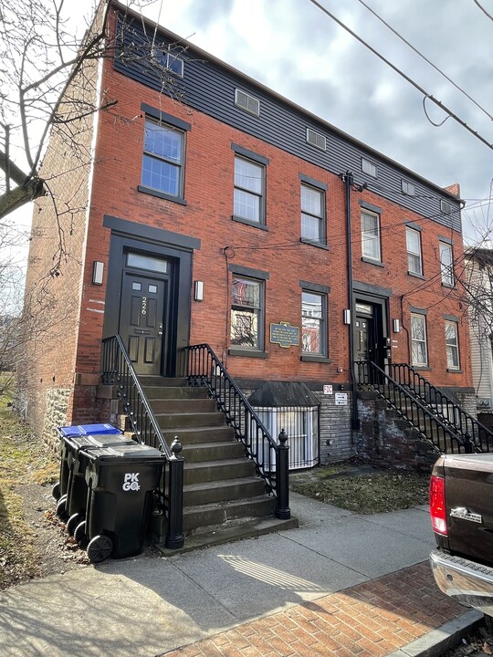 224 Mill St in Poughkeepsie, NY - Foto de edificio