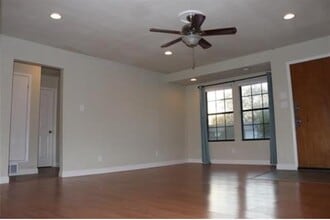 13638 Pyramid Dr in Farmers Branch, TX - Building Photo - Building Photo