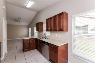 18750 NW 1st St, Unit 2115 in Pembroke Pines, FL - Foto de edificio - Building Photo