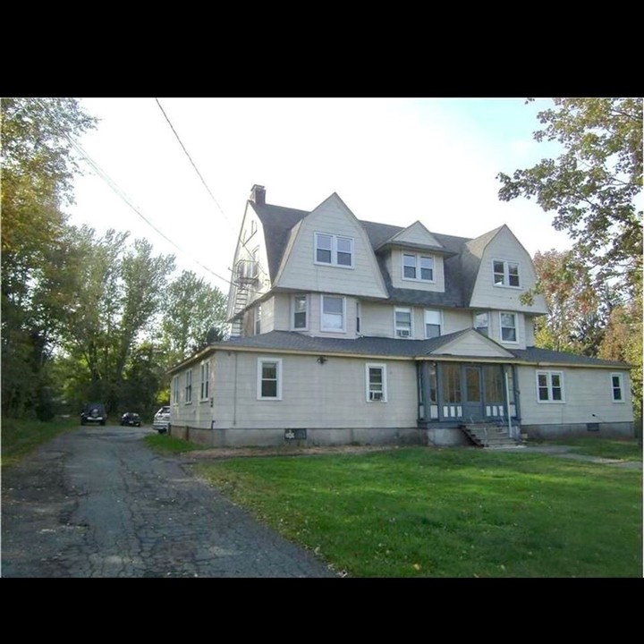 108 Champlin Ave in Liberty, NY - Building Photo