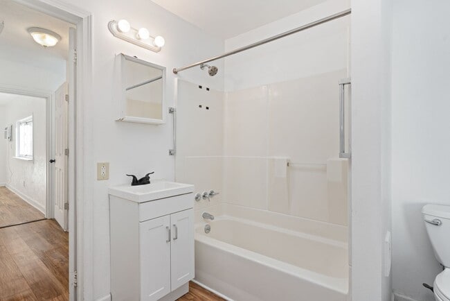 1823 Harcum Wy in Pittsburgh, PA - Building Photo - Building Photo