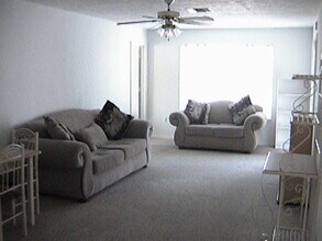 3800 SW 20th Ave, Unit University Terrace West in Gainesville, FL - Building Photo - Building Photo