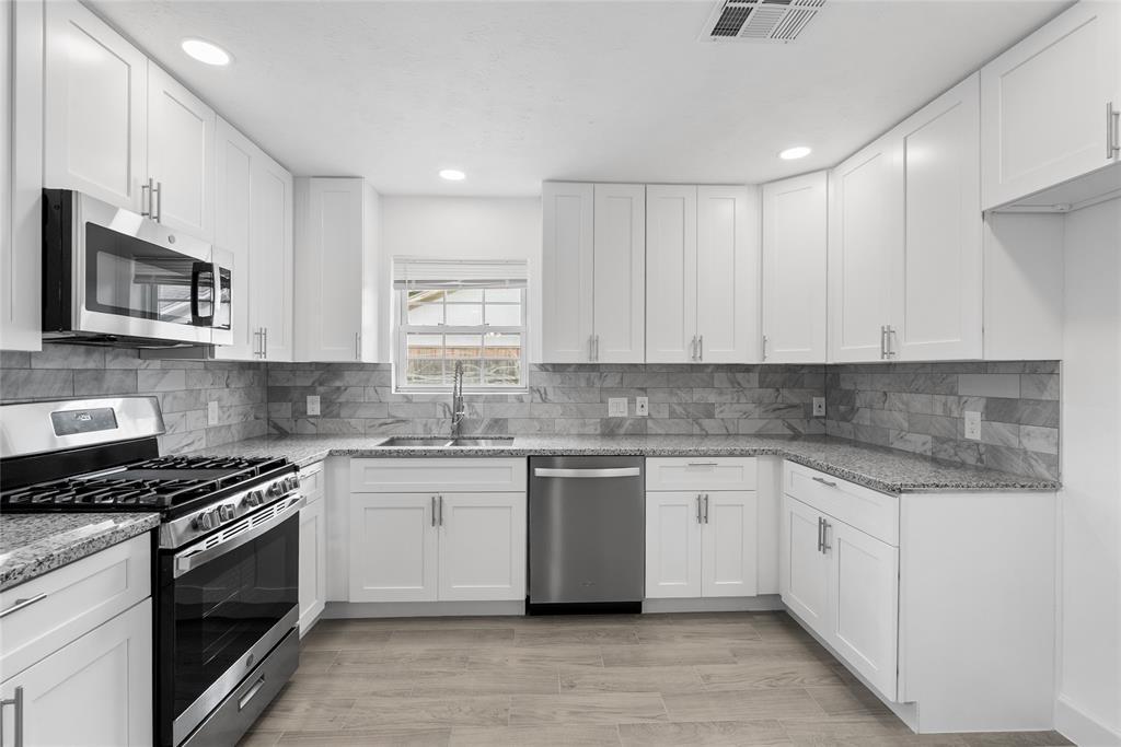 1814 Hanbury Ct in Sugar Land, TX - Building Photo