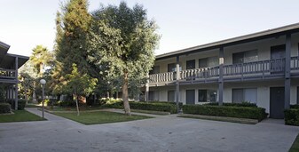 Seranado Fountain Apartments in Orange, CA - Building Photo