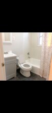 44 Round Hill Rd in Groton, CT - Building Photo - Building Photo