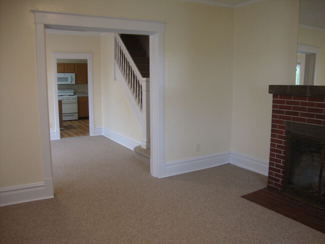 14 E Weber Ave, Unit 14 in Du Bois, PA - Building Photo - Building Photo