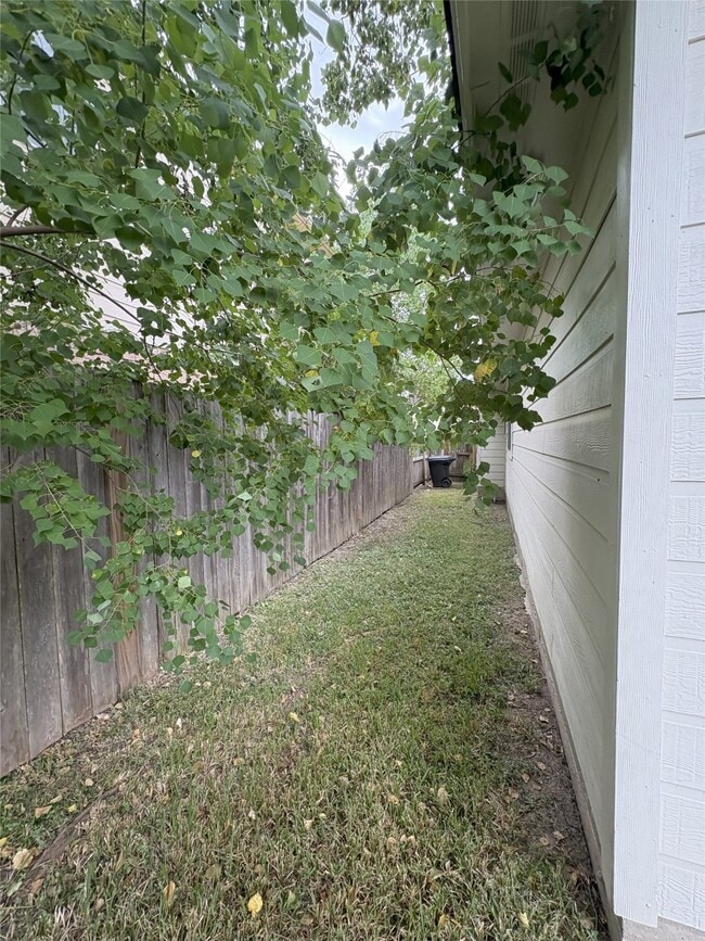 property at 2230 Laurel Oaks Dr