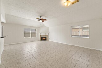 9519 Rodgers Rd in Houston, TX - Foto de edificio - Building Photo