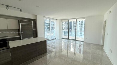 1100 S Miami Ave, Unit 1710 in Miami, FL - Building Photo - Building Photo