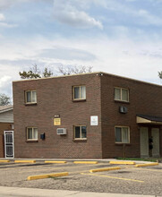 Arvada Square East Apartments in Arvada, CO - Building Photo - Building Photo