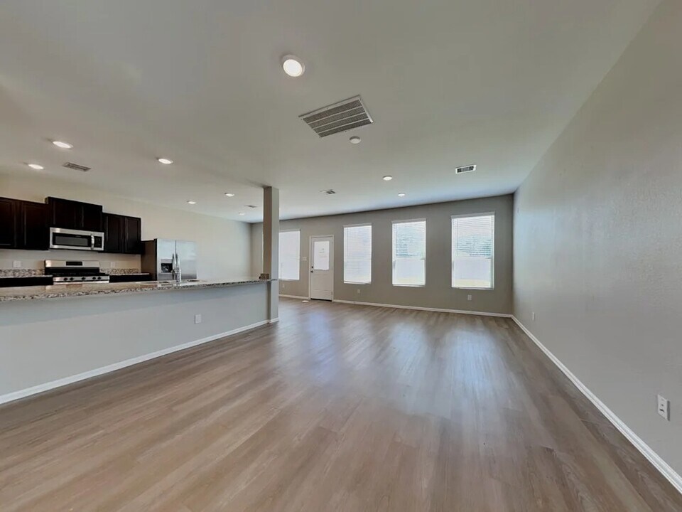 18717 Charter Elm Dr in Hockley, TX - Building Photo