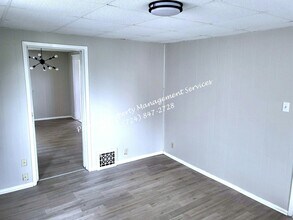 1205 Crescent Ave in Ellwood City, PA - Building Photo - Building Photo