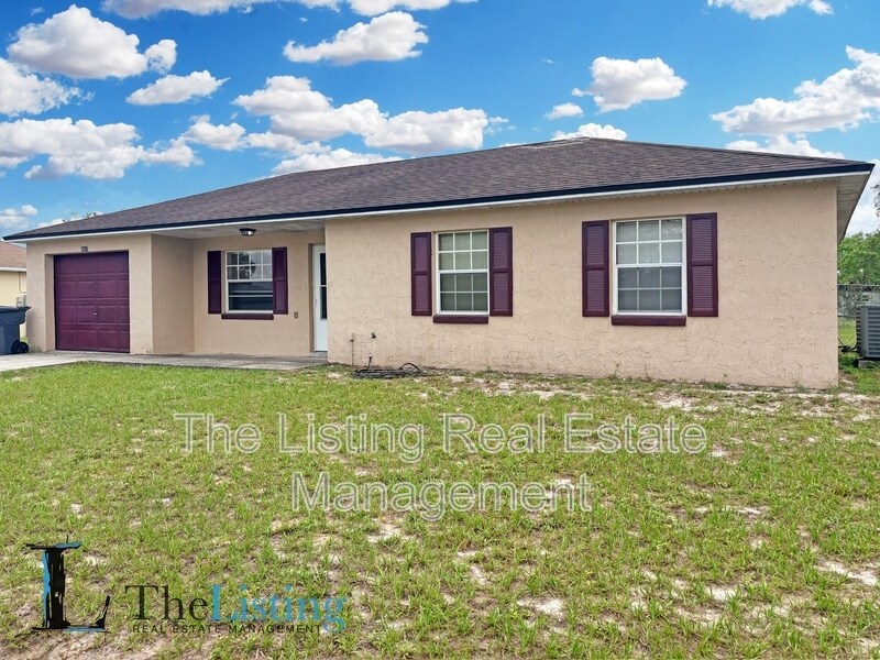 5637 Viburnum Ct in Polk City, FL - Building Photo