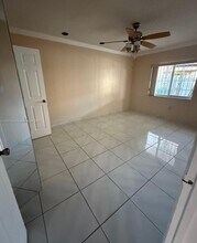 9287 NW 120th Terrace in Hialeah Gardens, FL - Building Photo - Building Photo
