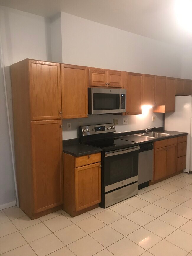 1340 S Hanover St, Unit B photo'