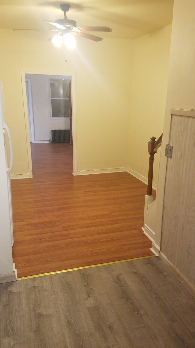 8 Charlton Ave in Piscataway, NJ - Foto de edificio - Building Photo