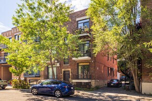 1695 Logan Rue in Montréal, QC - Building Photo