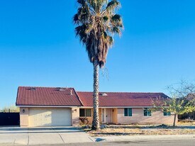14172 Northstar Ave in Victorville, CA - Building Photo
