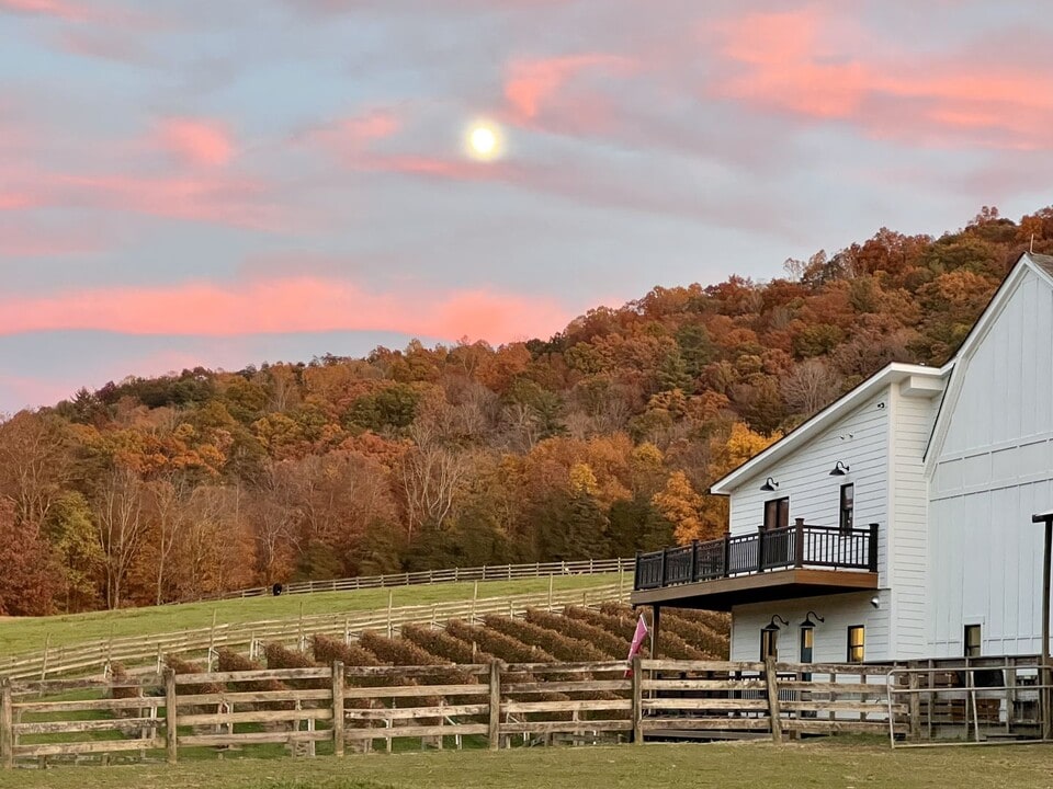 3440 N Fork Farms in Blacksburg, VA - Foto de edificio