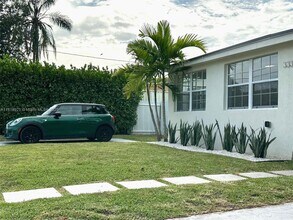 3335 NW 19th St in Miami, FL - Building Photo - Building Photo