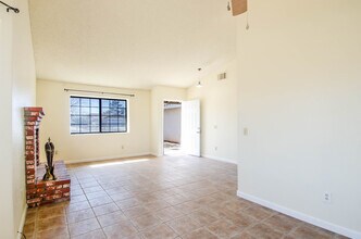 5785 Hall Ln in Twentynine Palms, CA - Building Photo - Building Photo