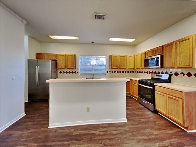 2911 Linda Dr in Pearland, TX - Building Photo - Building Photo